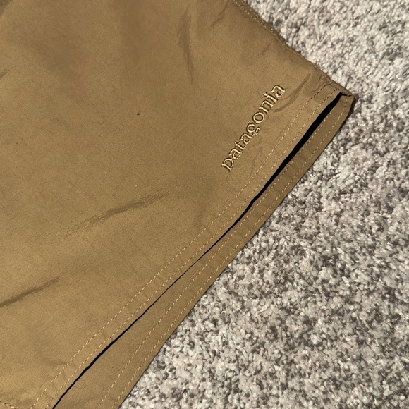 Patagonia Men's Tan Cargo Shorts - Picture 2 of 6